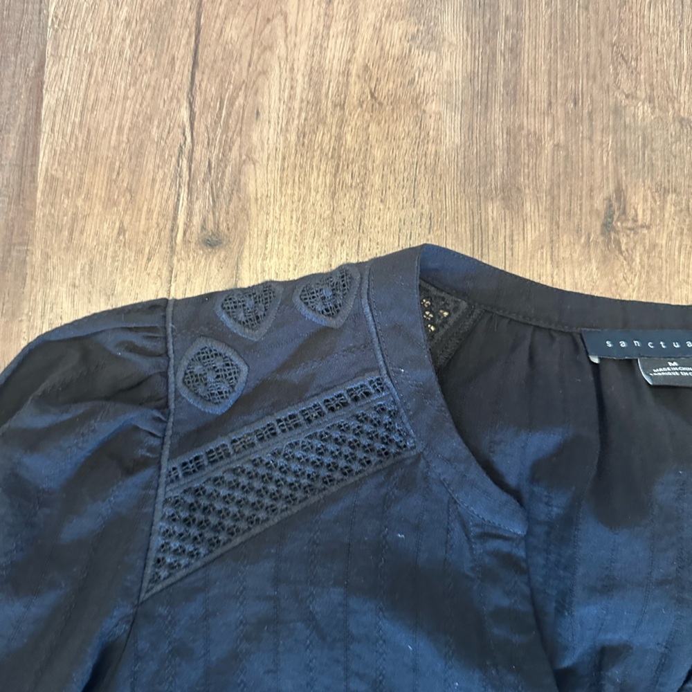 Sanctuary textured cotton blouse with crochet detail in black size M - Picture 4 of 6